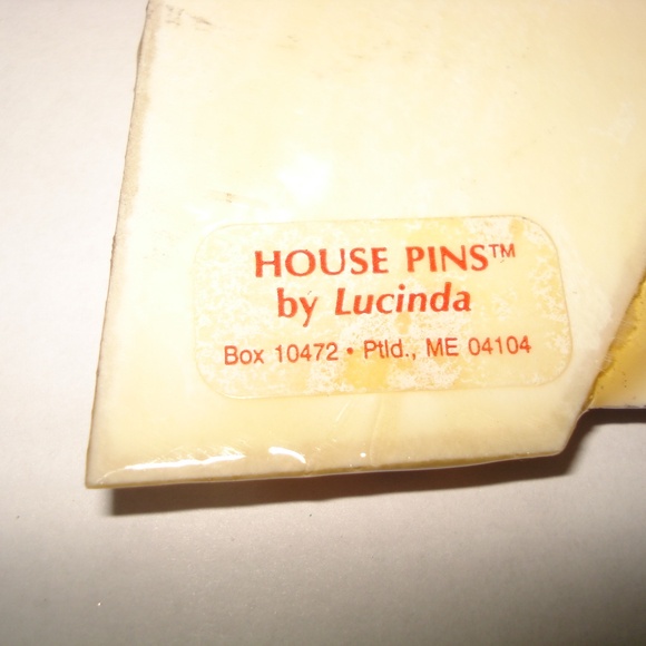 Vintage Purple Yellow/Orange 3-D House-Moon-Stars-Heart Pin Brooch Lucinda - Picture 4 of 4